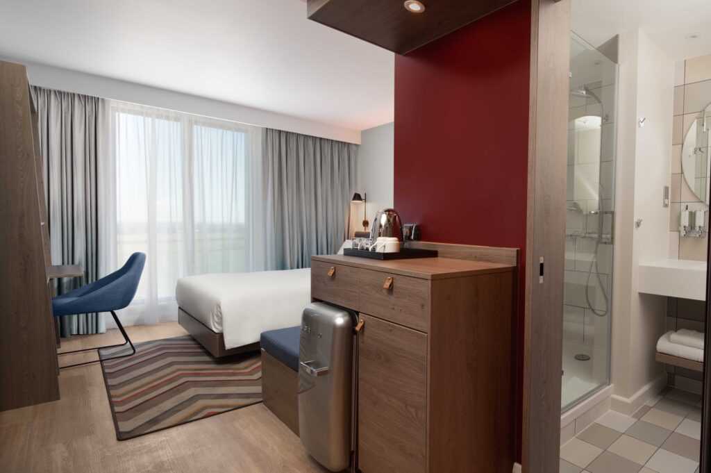 Bedroom Hampton By Hilton High Wycombe
